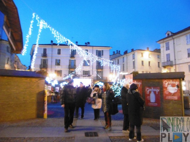 mercato natale pinerolo 2015 e presepe (12)